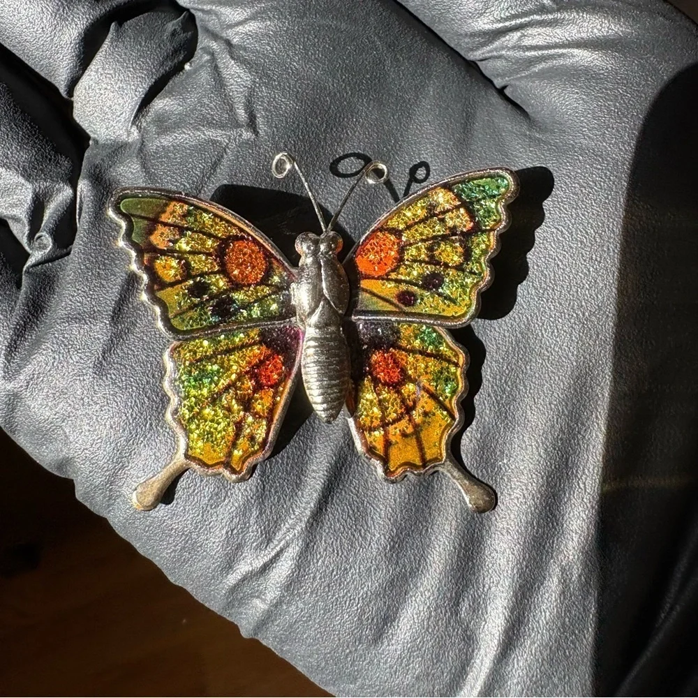 Butterfly brooch pin fall colors - Picture 5 of 11